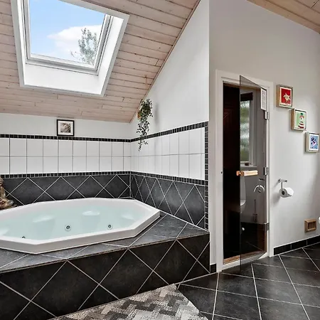 Nice Home In Ansager With Sauna Prázdninový dům Ansager